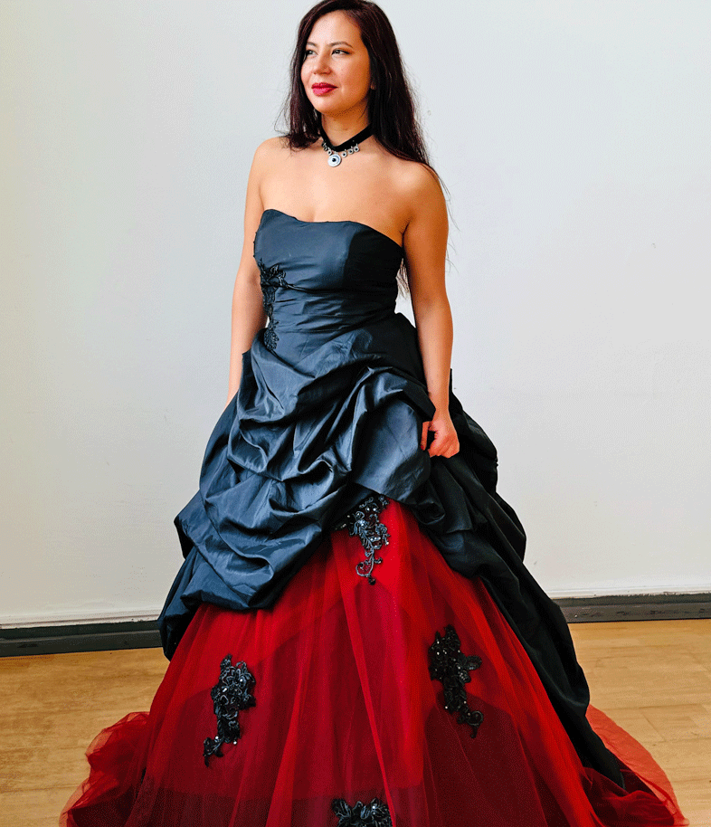 Schwarzes Brautkleid Berlin – extravagantes Dark Couture Hochzeitskleid von LAFANTA
